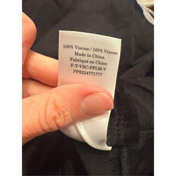 Everlane Black Satin V-Neck Top Medium NWT - Picture 7 of 8